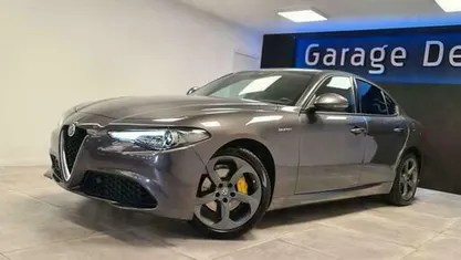 Grijs Gebruikt 2021 Alfa Romeo Giulia Super Sedan | € 30.990 (Eerlijke prijs)