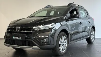 Zwart Gebruikt 2023 Dacia Sandero Comfort Hatchback | € 17.485 (Eerlijke prijs)