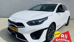 Wit, metallic lak Gebruikt 2024 Kia ProCeed GT-Line Hatchback | € 28.900 (Goede deal)