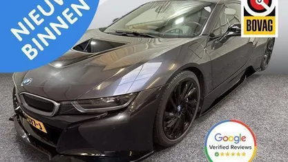 Wit, metallic lak Gebruikt 2015 BMW i8 Comfort Edition Coupé | € 55.950 (Eerlijke prijs)