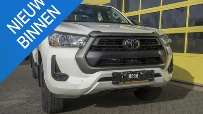 Nieuw Toyota HiLux Comfort 150 PK (110 kW) 2025 Wit Pickup