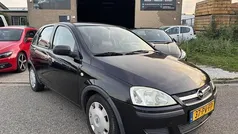 Zwart Gebruikt 2004 Opel Corsa Hatchback | € 1.650 (Eerlijke prijs)