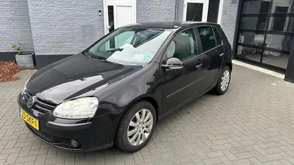Zwart Gebruikt 2005 VW Golf IV Hatchback | € 1.995 (Eerlijke prijs)
