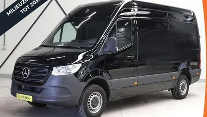 Zwart Occasion 2024 Mercedes Sprinter Van | € 41.890 (Super prijs)