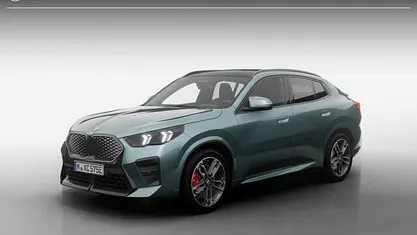 Cape york green metallic (c5y) (groen metallic) Nieuw 2025 BMW iX2 M Sport SUV | € 63.468 (Eerlijke prijs)