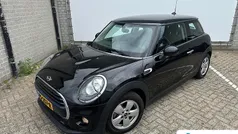 Zwart Gebruikt 2017 Mini Cooper Business Hatchback | € 13.595 (Goede deal)
