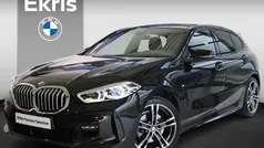Zwart Gebruikt 2023 BMW 118 Basis Hatchback | € 29.900 (Eerlijke prijs)