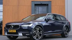 Blauw Gebruikt 2017 Volvo V90 CC Pro Stationwagen | € 25.950 (Eerlijke prijs)