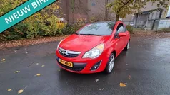 Rood Gebruikt 2012 Opel Corsa Color Edition Hatchback | € 999 (Goede deal)