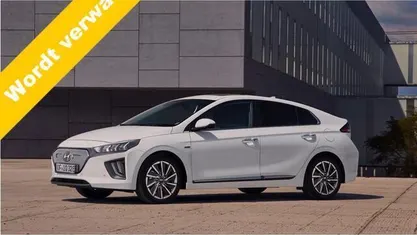 Blauw Occasion 2017 Hyundai Ioniq Comfort Hatchback | € 10.750 (Eerlijke prijs)