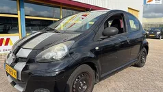 Zwart Gebruikt 2010 Toyota Aygo Hatchback | € 2.999 (Eerlijke prijs)