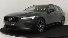 Grijs Gebruikt 2024 Volvo V60 Plus Stationwagen | € 46.890 (Eerlijke prijs)