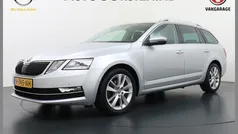 Grijs, metallic lak Gebruikt 2020 Skoda Octavia Business Line Stationwagen | € 16.395 (Super prijs)