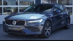 Blauw Gebruikt 2024 Volvo V60 Stationwagen | € 39.995 (Eerlijke prijs)
