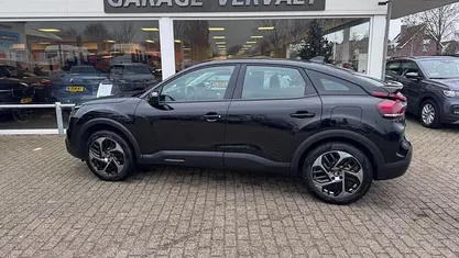 Zwart Gebruikt 2023 Citroën C4 PureTech SUV | € 19.950 (Goede deal)