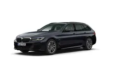 Zwart Gebruikt 2023 BMW 530e M Sport Stationwagen | € 49.250 (Eerlijke prijs)