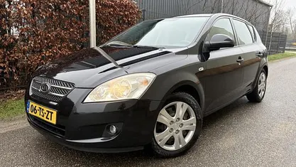 Occasion Kia Ceed 109 PK (80 kW) 2007 Zwart Hatchback