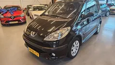 Zwart Gebruikt 2005 Peugeot 1007 Hatchback | € 3.450 (Eerlijke prijs)