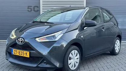 Grijs Gebruikt 2019 Toyota Aygo Hatchback | € 7.950 (Super prijs)