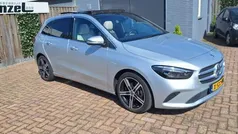 Grijs Gebruikt 2019 Mercedes B180 Premium Plus MPV | € 23.895 (Eerlijke prijs)