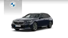 Zwart, metallic lak Nieuw 2025 BMW 530e M Sport Stationwagen | € 78.680 (Super prijs)