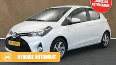 Wit Gebruikt 2015 Toyota Yaris Hybrid Hatchback | € 14.645 (Eerlijke prijs)