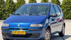 Blauw, metallic lak Gebruikt 2002 Fiat Punto Dynamic Hatchback | € 1.999 (Eerlijke prijs)