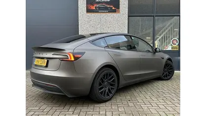 Gebruikt 2024 Tesla Model 3 Standard Range Sedan | € 34.890 (Eerlijke prijs)