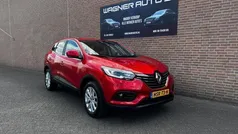 Rood, metallic lak Gebruikt 2022 Renault Kadjar Intens SUV | € 19.995 (Goede deal)