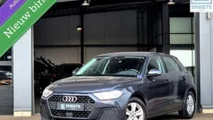 Grijs, metallic lak Gebruikt 2019 Audi A1 Sportback Proline Hatchback | € 17.950 (Super prijs)