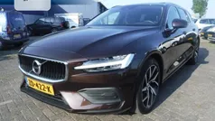 Bruin Gebruikt 2019 Volvo V60 Momentum Stationwagen | € 25.250 (Goede deal)