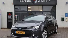 Grijs Gebruikt 2023 Toyota Corolla Hybrid Active Stationwagen | € 24.895 (Goede deal)