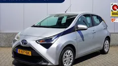 Gebruikt 2020 Toyota Aygo X-play Hatchback | € 14.380 (Eerlijke prijs)