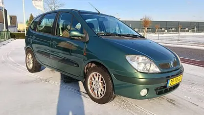 Groen (metallic) Occasion 2002 Renault Scénic Sportway MPV | € 1.750 (Eerlijke prijs)