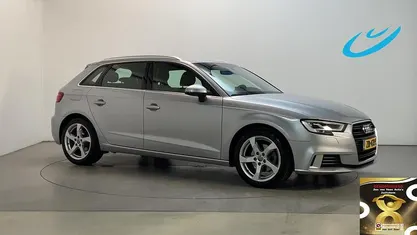 Grijs Gebruikt 2019 Audi A3 Sportback Sport Hatchback | € 18.400 (Eerlijke prijs)