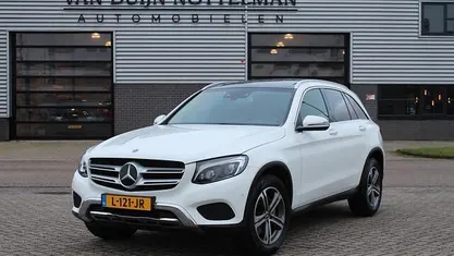 Wit Occasion 2019 Mercedes GLC250 Premium Plus SUV | € 30.950 (Super prijs)