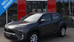 Grijs, metallic lak Gebruikt 2023 Toyota Yaris Cross Active SUV | € 24.900 (Goede deal)