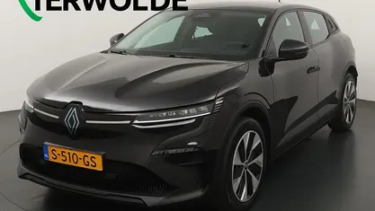 Noir étoilé Gebruikt 2023 Renault Megane E-Tech Evolution Hatchback | € 22.245 (Goede deal)