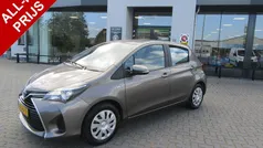 Grijs Gebruikt 2016 Toyota Yaris Hybrid Active Hatchback | € 11.950 (Goede deal)