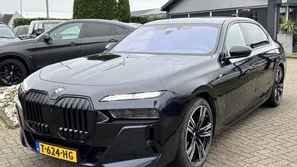 Occasion 2023 BMW 740 Sedan | € 99.950