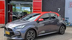 Grijs Gebruikt 2021 Toyota Yaris Hybrid Play Hatchback | € 21.640 (Eerlijke prijs)