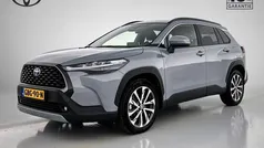 Grijs, metallic lak Gebruikt 2023 Toyota Corolla Cross Limited SUV | € 33.945 (Eerlijke prijs)