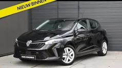 Gebruikt 2024 Renault Clio V Evolution Hatchback | € 22.949 (Eerlijke prijs)