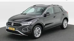 Zwart Gebruikt 2025 VW T-Roc Edition SUV | € 36.850 (Eerlijke prijs)
