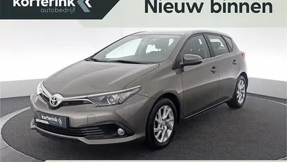 Grijs Occasion 2016 Toyota Auris Hatchback | € 12.950 (Eerlijke prijs)