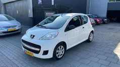 Wit, metallic lak Gebruikt 2011 Peugeot 107 Hatchback | € 2.499 (Eerlijke prijs)
