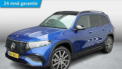 Blauw Occasion 2025 Mercedes EQB250+ AMG line SUV | € 49.950 (Eerlijke prijs)