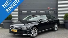 Zwart Gebruikt 2016 VW Passat Highline Sedan | € 11.990 (Eerlijke prijs)