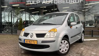 Occasion Renault Modus Komfort 75 PK (55 kW) 2005 Grijs MPV