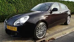 Zwart Gebruikt 2012 Alfa Romeo Giulietta Hatchback | € 7.450 (Eerlijke prijs)